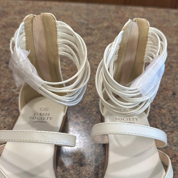 Oasis Society Abril Ankle Strap Sandal White Womens Size 8.5 - Picture 5 of 15